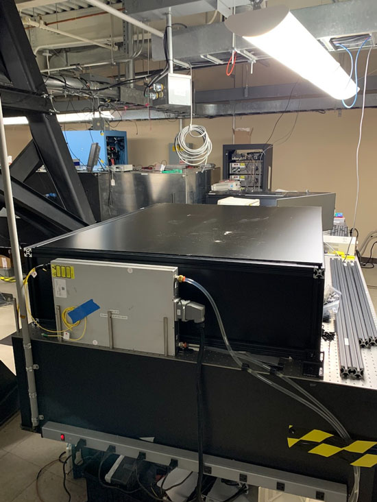 Лазер в 1 кВ, передающее и приемное оборудование