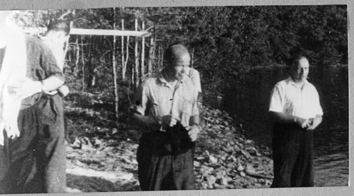 Н. В. Тимофеев-Ресовский готовится поплавать в озере Миасово («Троицкий вариант» №21, 2019)