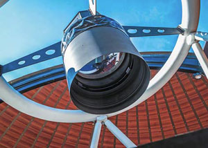 Вторичное зеркало 2,5-метрового телескопа, имеющее диаметр 90 см («Природа» №3, 2015)