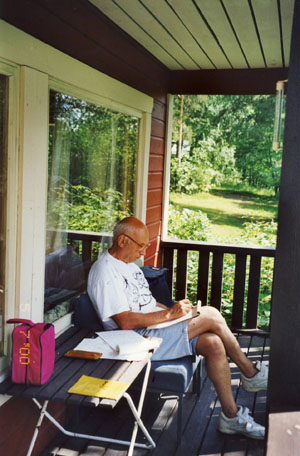 За работой на даче («Троицкий вариант» №15, 2020)