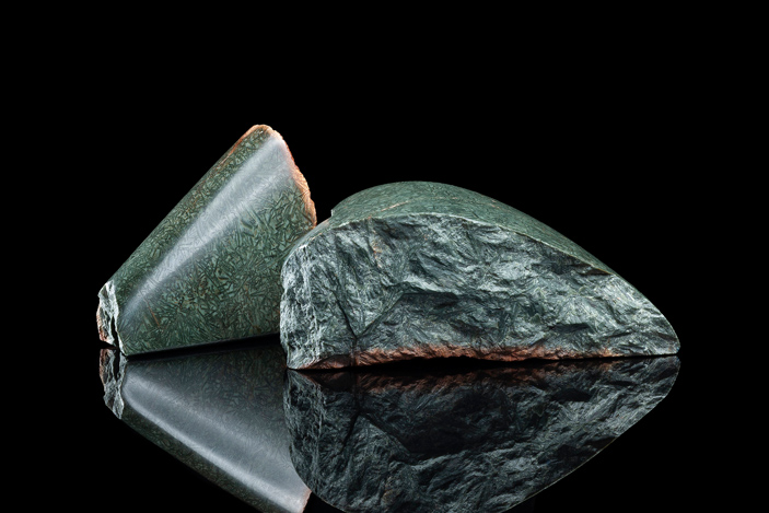 Рис. 1. Полированные кусочки коматиита