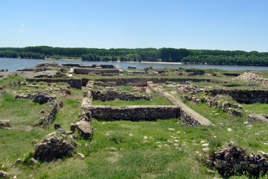Современный вид развалин крепости Капидава