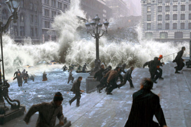 Кадр из фантастического фильма Роланда Эммериха «Послезавтра» («The Day After Tomorrow»). Фильм рассказывает о глобальных климатических катастрофах, начавшихся после того, как растаял лед полярных шапок и масса пресной воды, поступившей в океан, остановила систему глобальной циркуляции. (Фото с сайта www.kinogid.ru)
