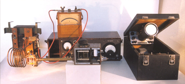 Рис. 8. Реконструкция установки, которую разработал Е. К. Завойский и на которой были зарегистрированы первые спектры ЭПР