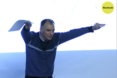 Как летают мельчайшие жуки