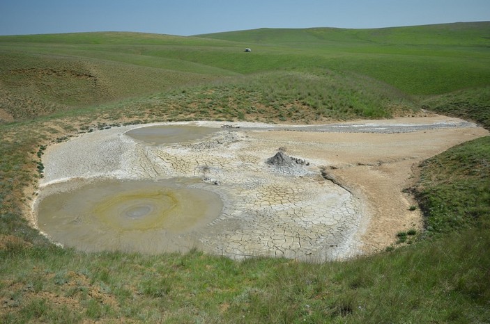 Карабетова сопка, кратер