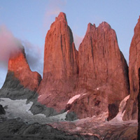 Горные пики хребта Торрес-дель-Пайне