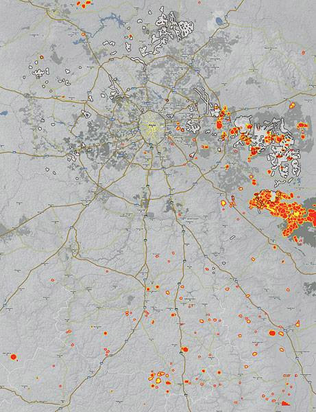 Распространение природных пожаров на территории Московской области летом 2010 года. Легко увидеть, что чаще всего огонь бушевал в тех районах, которые известны залежами торфа. Фото: «Популярная механика»