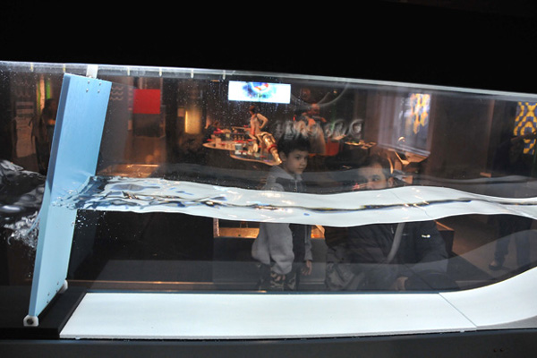 «Больше шоу, больше науки»