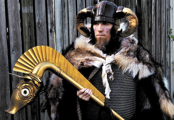 Реконструктор истории в образе кельта из племени Вакомаги (II-IV века н.э.)