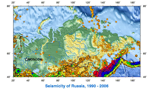 Сейсмическая карта России. Кружками различной величины показана магнитуда, разными цветами — глубина очага. Изображение с сайта earthquake.usgs.gov