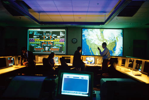 Многие области промышленности сильно зависят от погоды. Скажем, для нормальной деятельности электростанций надежный прогноз погоды совершенно необходим: он позволяет планировать производство электроэнергии, избегая перегрузок и не расходуя понапрасну ресурсы. Изображение: «Популярная механика»