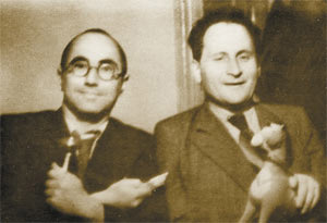 Ведущие научные сотрудники Института химфизики Я. Б. Зельдович и Д. А. Франк-Каменецкий, когда-то начинавшие в институте как лаборанты, на институтском новогоднем празднике. Москва, 1947 год. Фото: «Наука и жизнь»