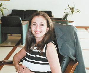 Профессор Валери Мизрахи из Кейптауна (ЮАР) возглавляет лабораторию, занимающуюся природой возникновения устойчивости микобактерии к антибиотикам