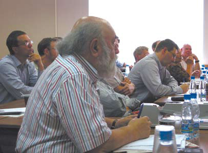 А. М. Вершик и другие участники конференции «Классические группы, взгляд из бесконечности» в ИППИ РАН, 13-14 августа 2009 года. Фото Н. Деминой