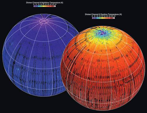 Ледовый склад. Высокие стены кратера Эрмит обеспечивают постоянное затенение на его дне, где температура никогда не поднимается выше минус 240°C. Такие условия благоприятны для сохранения водяного льда, который при более высоких температурах просто испаряется. Впрочем, и на других планетах Солнечной системы вполне могут существовать подобные затененные уголки с экстремально низкими температурами. Изображение: «Популярная механика»