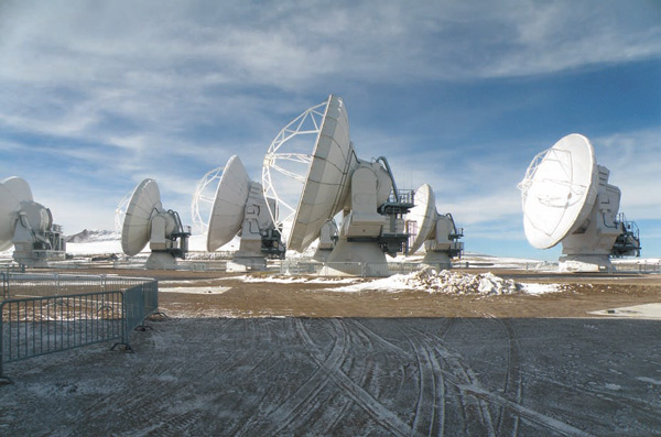 Комплекс антенн телескопа ALMA на высоте 5000 метров