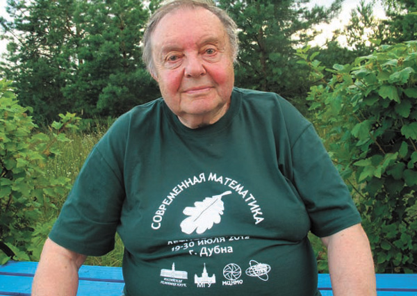 В. А. Успенский принял участие и в лингвистической, и математической школах