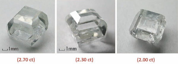 Рис. 1. Высокочистые бездефектные монокристаллы алмаза типа IIа