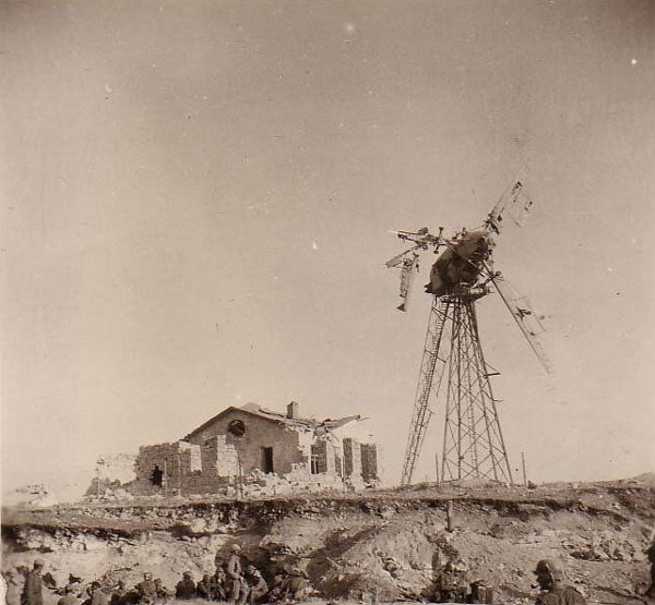 Промышленная ветровая электростанция, построенная в 1931 в Крыму, спроектирована в ЦАГИ и была на тот момент крупнейшей в мире — её мощность 100 кВт. Во время Великой Отечественной войны она была разрушена.