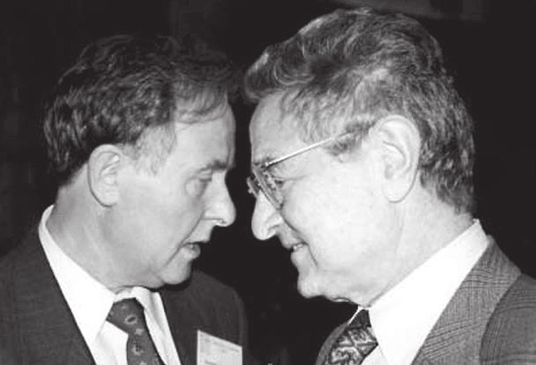 Валерий Сойфер и Джордж Сорос (<i>справа</i>). Фото с сайта lebed.com