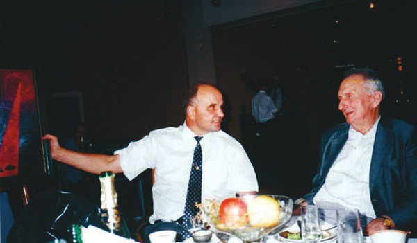 В. В. Аполлонов и А. М. Прохоров (фото из архива автора)