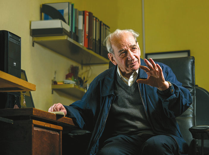 Юрий Дереникович Апресян. Фото Е. Гурко («Троицкий вариант» №4(223), 28.02.2017)