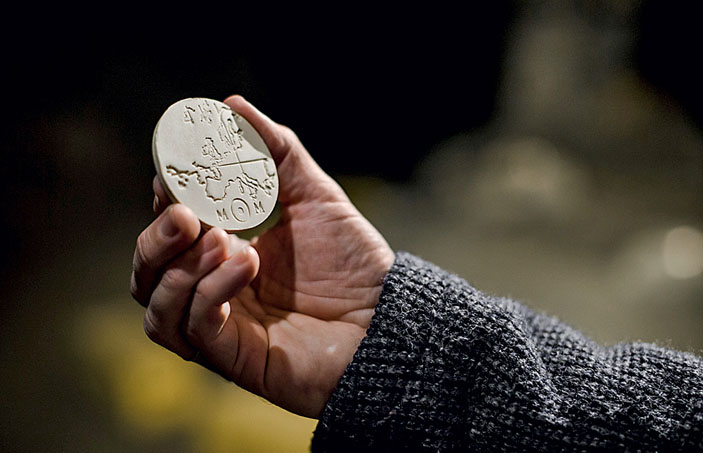 Глиняная табличка Memory of Mankind («Популярная механика» №3, 2017)