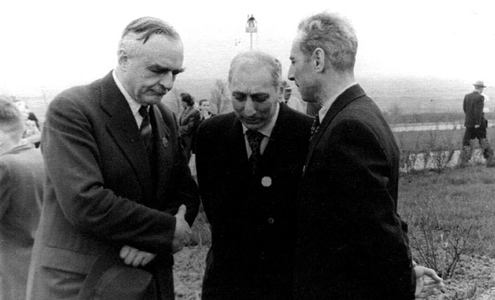 На открытии Пулковской обсерватории в 1954 году. Донжон, Слюсарев, Иоаннисиани («Троицкий вариант» №4(248)–№5(249), 2018)