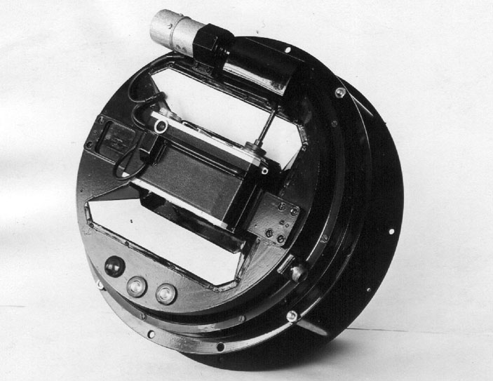 Внутренняя часть камеры внезатменного коронографа, установленного на иллюминаторе космического корабля «Союз» («Троицкий вариант» №4(248)–№5(249), 2018)