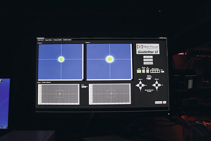 Автонастройка хода пучка лазера перед запуском эксперимента («Кот Шрёдингера» №1–2(39–40), 2018)