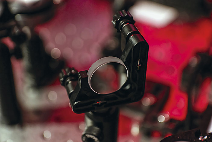 Лазерная установка («Кот Шрёдингера» №1–2(39–40), 2018)