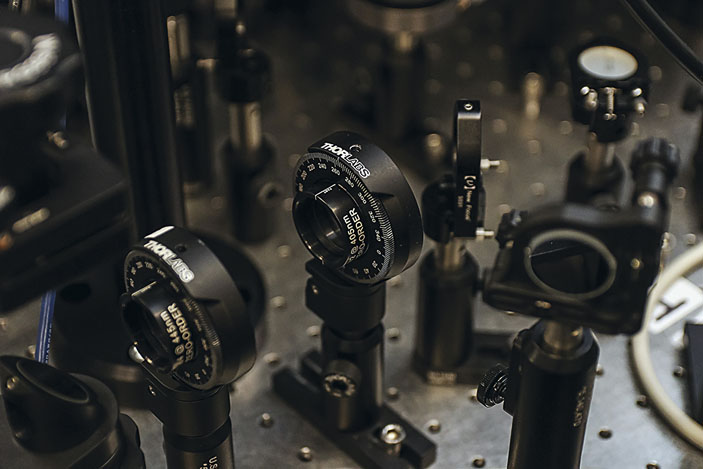 Лаборатория гибридной фотоники Сколтеха («Кот Шрёдингера» №1–2(39–40), 2018)