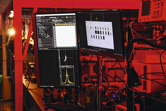 Лаборатория гибридной фотоники Сколтеха («Кот Шрёдингера» №1–2(39–40), 2018)