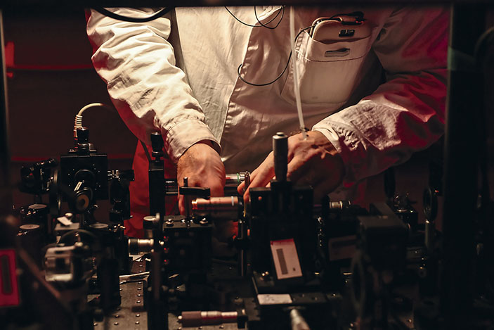 Лаборатория гибридной фотоники Сколтеха («Кот Шрёдингера» №1–2(39–40), 2018)