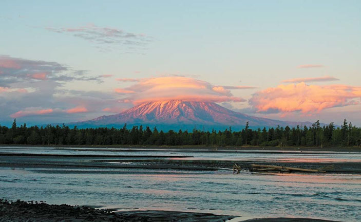 Потухший стратовулкан Острый Толбачик («Природа» №8, 2017)