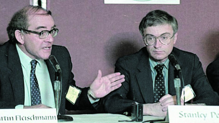 Флейшман и Понс на пресс-конференции в Лос-Анджелесе («Троицкий вариант» №11, 2019)