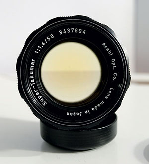 Объектив, в материал линз которого добавлен диоксид тория («Наука и жизнь» №7, 2019)