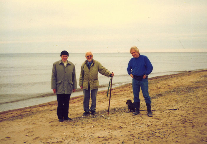 Ю. В. в гостях у семейства Боров («Троицкий вариант» №23, 2019)