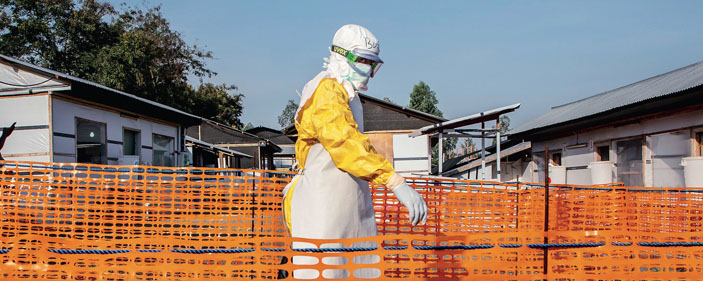 Человек в защитном костюме («Популярная механика» №11, 2019)