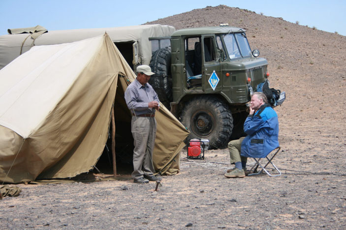 Полевая жизнь в пустыне Гоби (Монголия) («Троицкий вариант» №1, 2020)