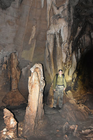 В пещере на севере острова Суматра (Индонезия) («Троицкий вариант» №1, 2020)