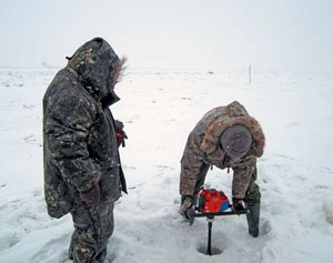 Бурение речного льда («Природа» №3, 2019)