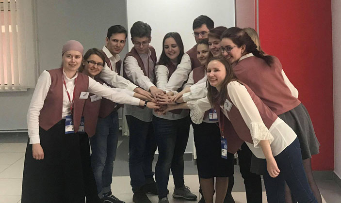 Команда «Физической гостиной» («Троицкий вариант» №5, 2020)