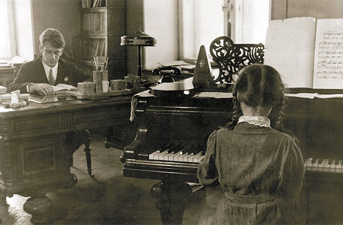 Сергей Львович Соболев с дочерью («Наука из первых рук» №1(86), 2020)