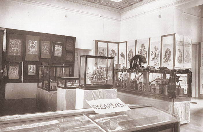 Выставка находок Монголо-Сычуаньской экспедиции П. К. Козлова в Императорском Русском географическом обществе («Наука из первых рук» №2, 2020)