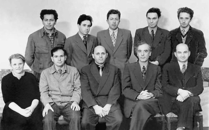 Теоретический отдел Института физических проблем в 1956 г. («Природа» №9, 2019)