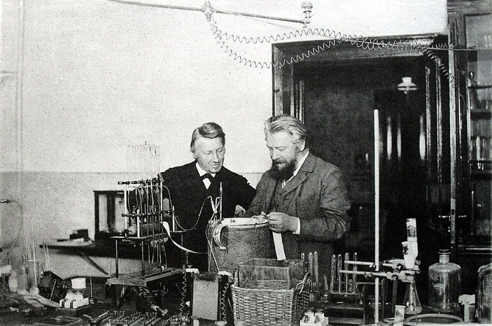 Лауреаты Нобелевской премии по химии Якоб Хендрик Вант-Гофф и Вильгельм Оствальд («Наука и жизнь» №9, 2020)