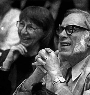 Айзек и Джанет Азимовы на Лунаконе в 1988 году («Химия и жизнь» №8, 2020)