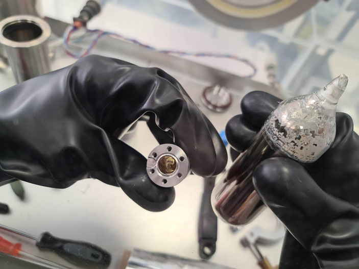 Наполнение металлическим цезием ячейки ионизатора ускорителя («Троицкий вариант» №21, 2020)